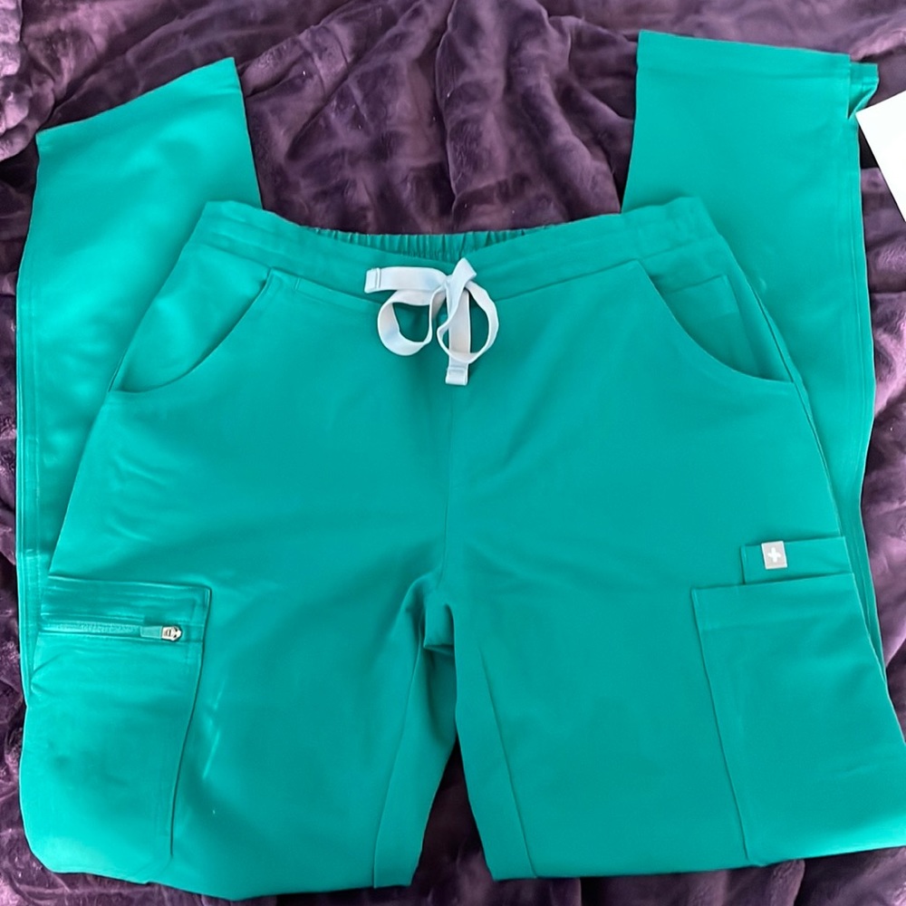 Hunter green scrub pants XS with tags